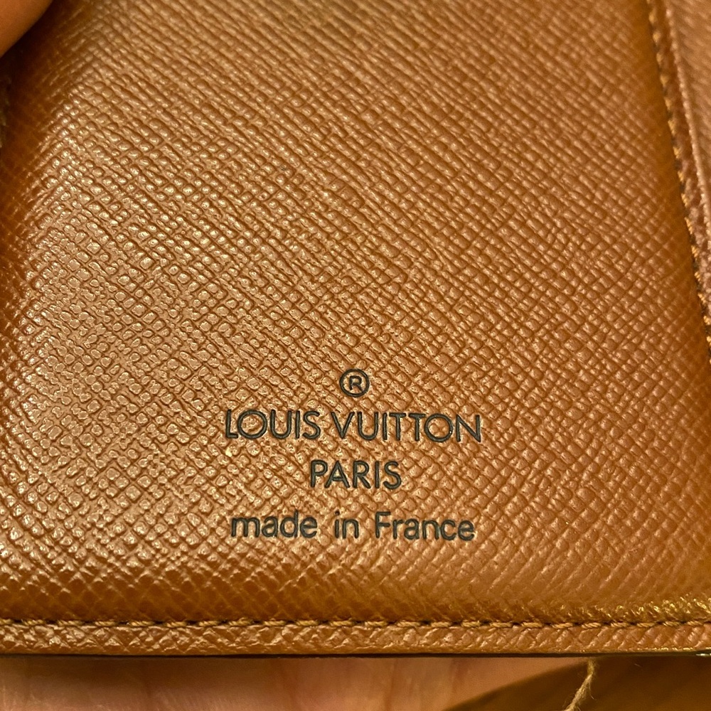Louis Vuitton Monogram Kisslock Wallet - Picture 10 of 16